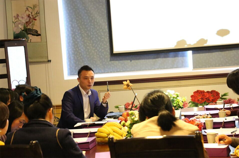 娇古苏绣推出“娇古十二娘”，苏绣届诞生“模特队”