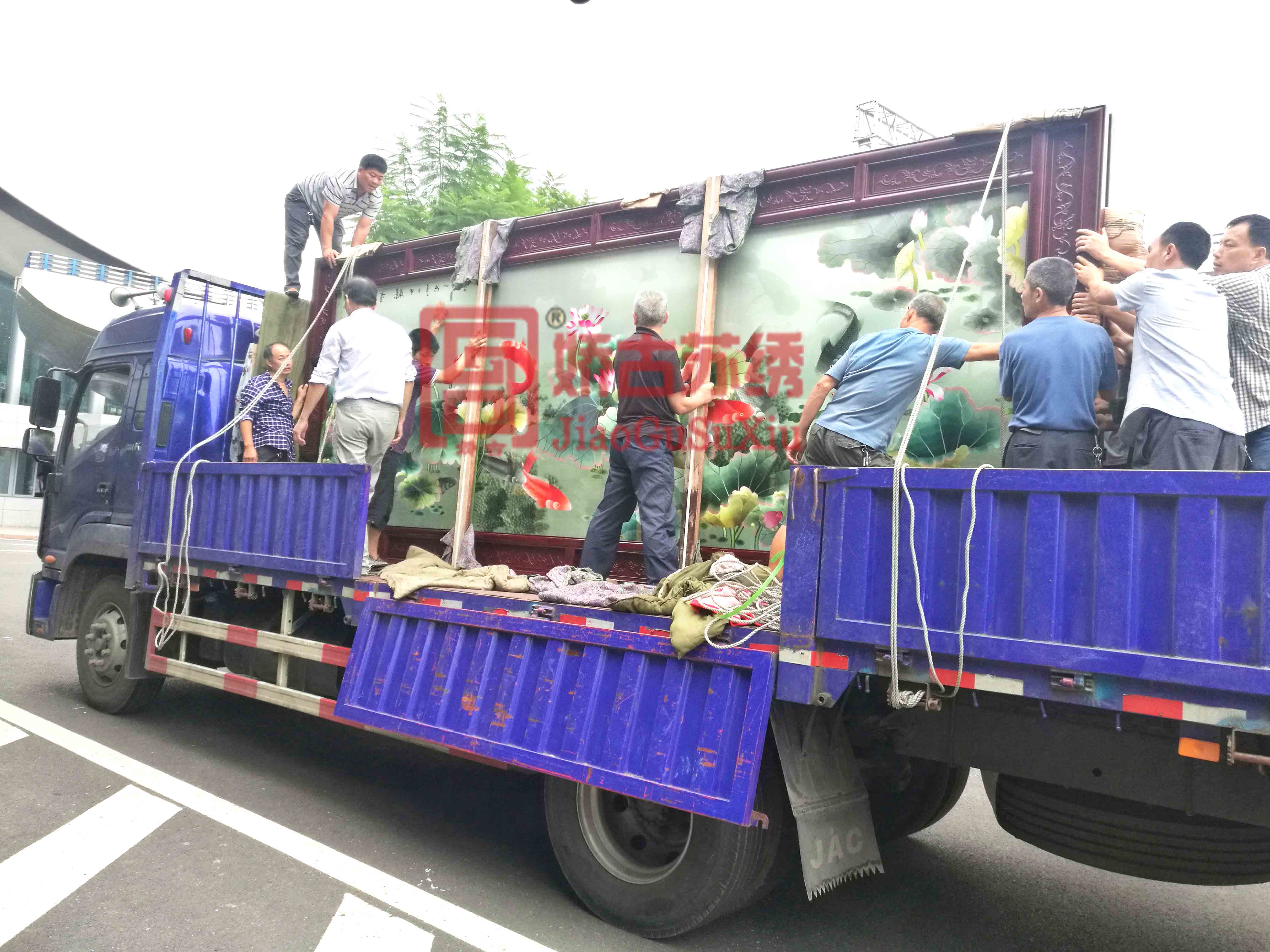 苏绣大型屏风运输